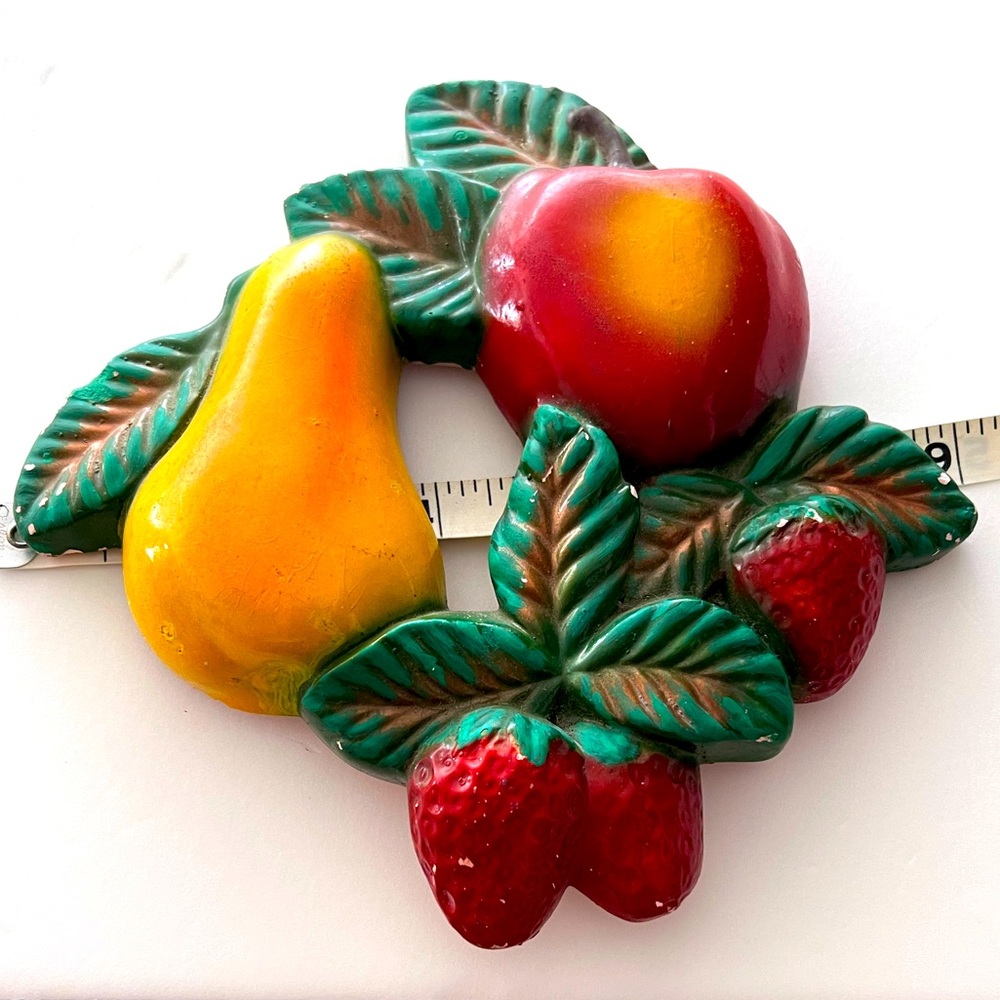 Vintage Arkansas Red Clay Fruit Wall Plaque Pear Apple Strawberries kitschy - Picture 4 of 12